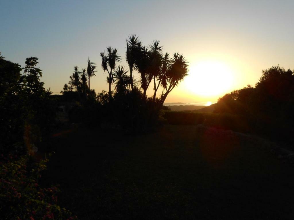 Agriturismo La Valletta Hotel ซานตา เตเรซา กัลลูรา ภายนอก รูปภาพ